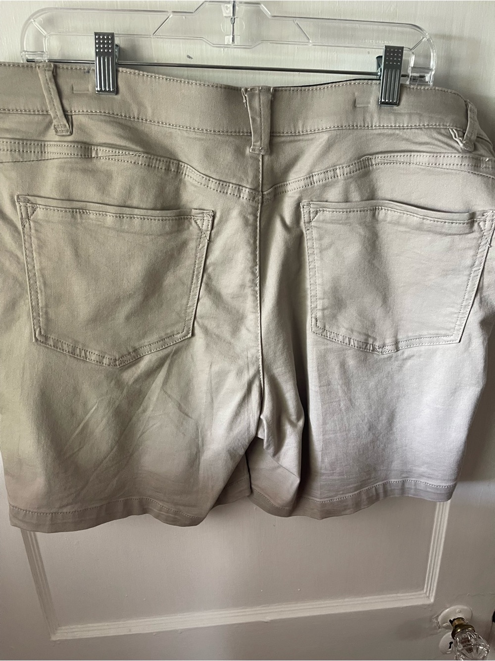 Women's Wit n’ Wisdom size 16 Casual High-Rise Khaki Shorts; only worn 1-2 times - Picture 2 of 3